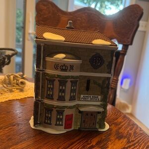 Department 56 Dickens' “Kings Road Post Office “DickenVillage Series